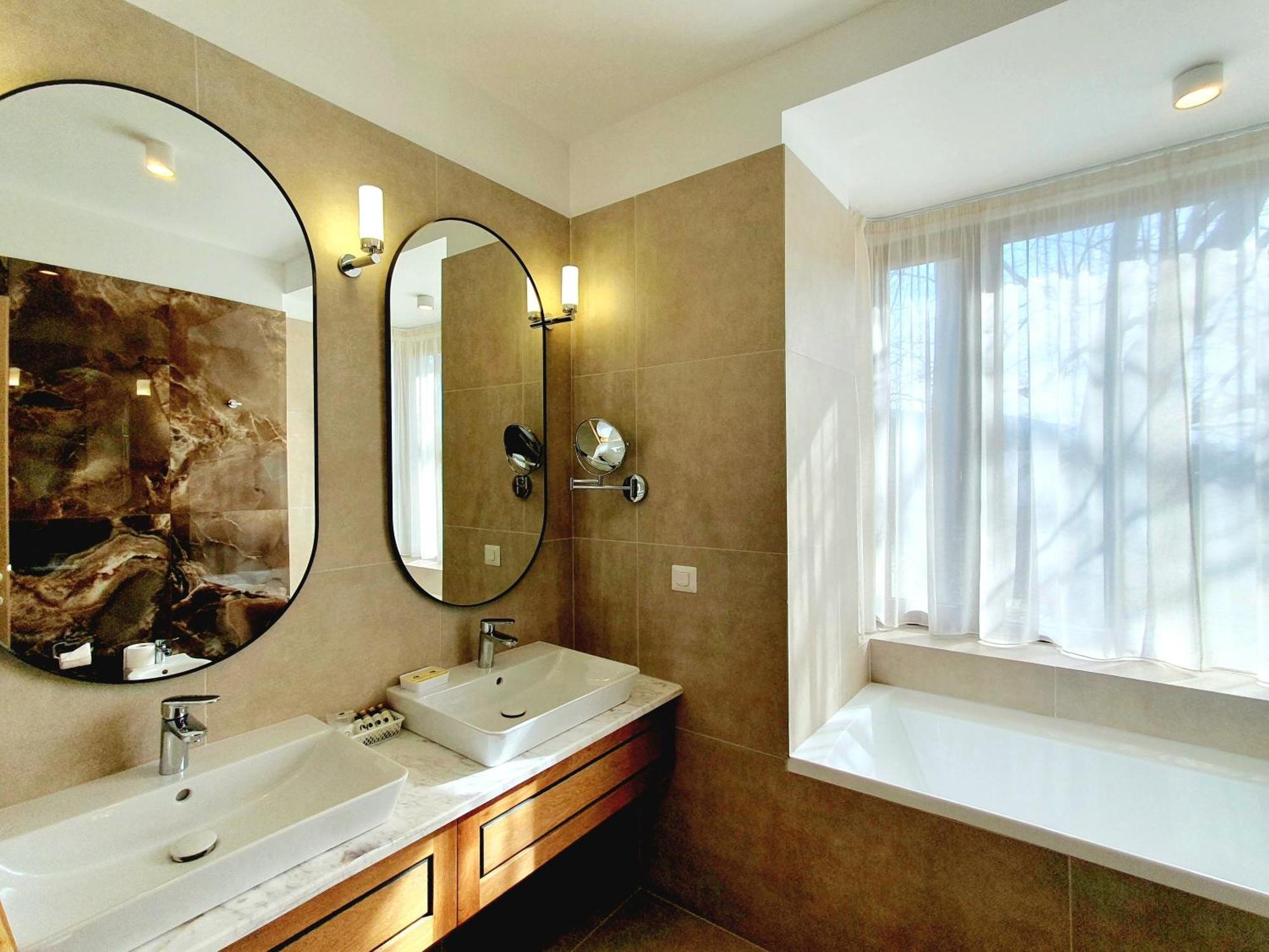 Pensiunea Leonida - Resort Leonida Poiana Tapului Ngoại thất bức ảnh